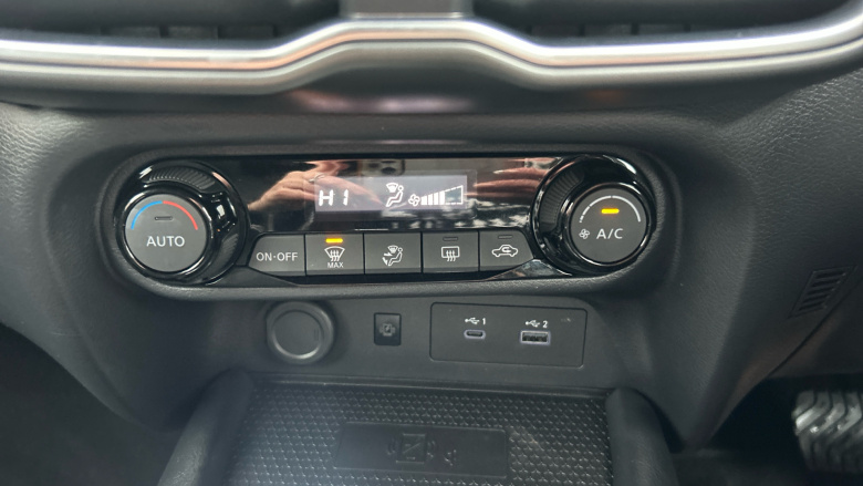 Nissan Juke 1.0 DiG-T N-Connecta 5dr DCT Petrol Hatchback